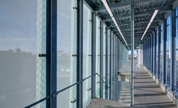 Източник: www.neumannmonson.com 2015_056_East2ndParking5-1365x910_624x380