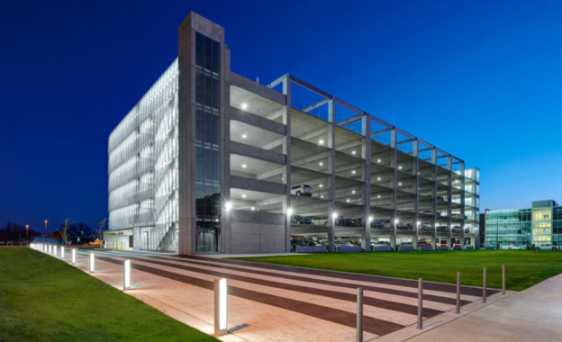 Източник: www.neumannmonson.com 2015_056_East2ndParking6-1365x910_624x380
