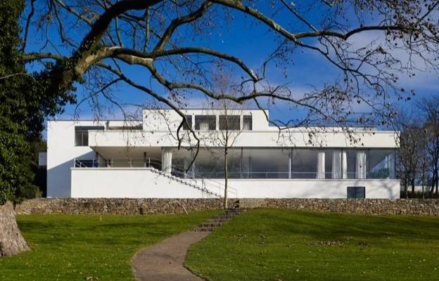 Източник: www.tugendhat.eu, Фотограф: David Židlický Garden_fasade_02_02