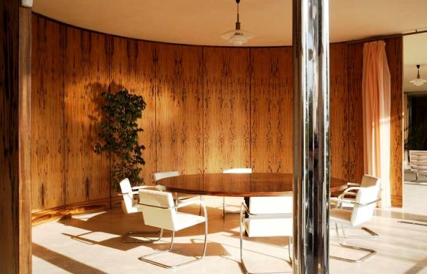 Източник: www.tugendhat.eu, Фотограф:David Židlický Living_room_13_13