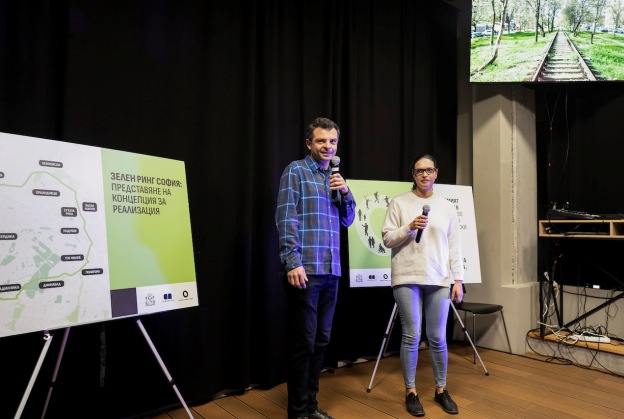 Снимка: Сандро Арабян Sandro_Arabyan_Green_Ring_Green_Line_Foundation-624419