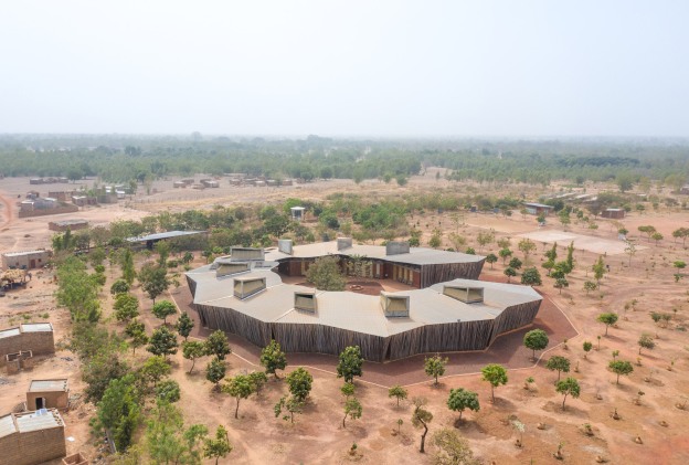 diebedo-francis-kere-pritzker-architecture-prize_dezeen_2364_col_13-624421
